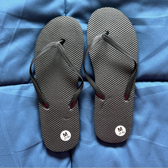 Black Flip Flops - Picture 1 of 2